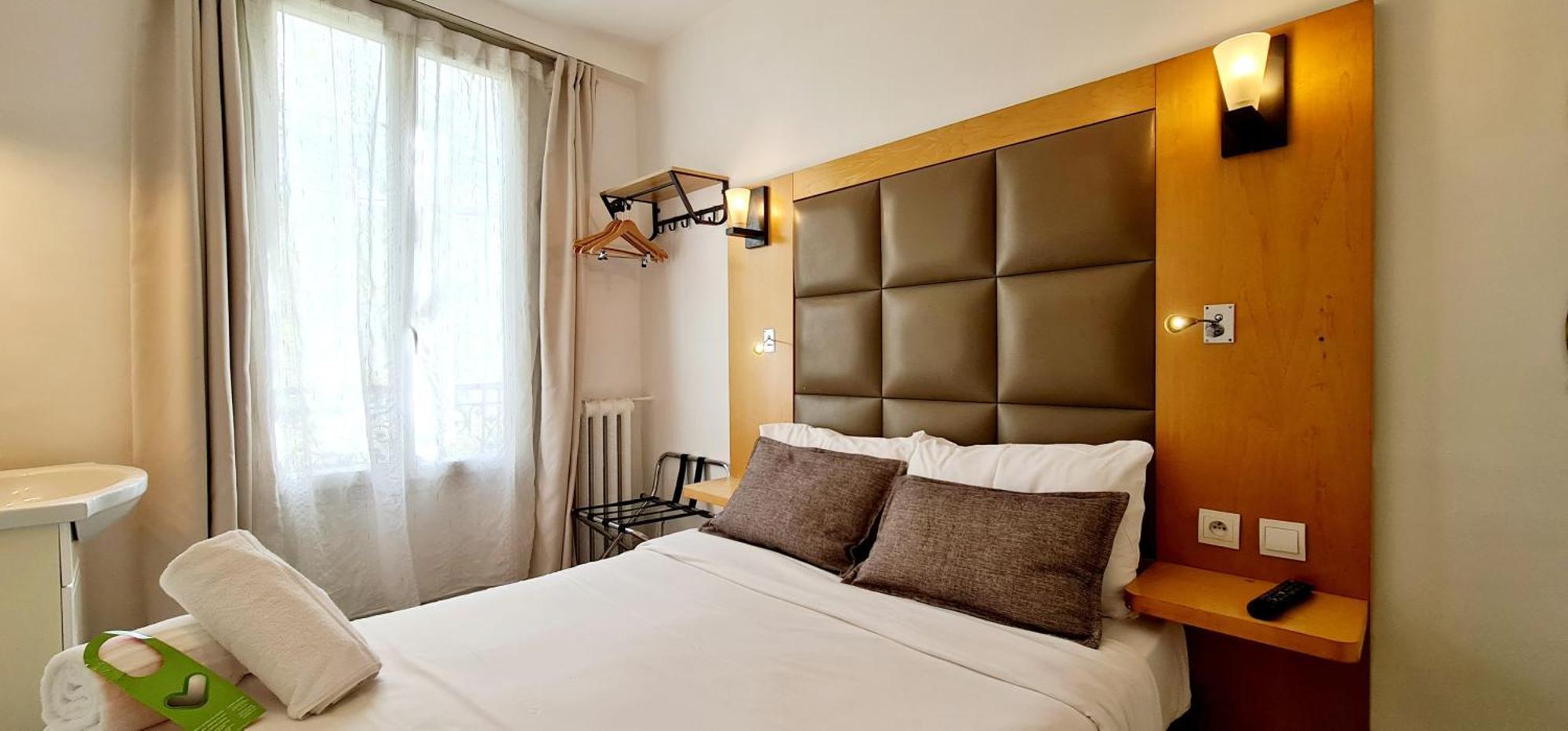 Hotel De France 18 Париж Экстерьер фото