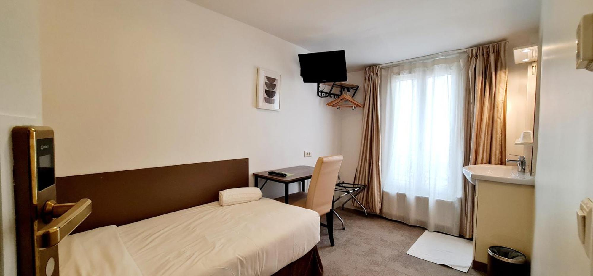 Hotel De France 18 Париж Экстерьер фото