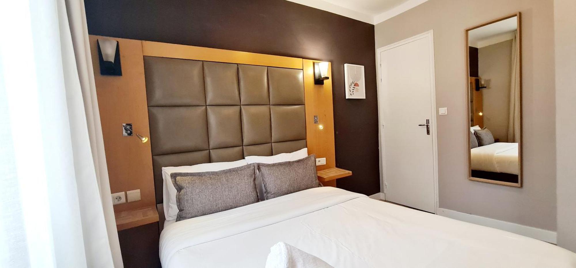 Hotel De France 18 Париж Экстерьер фото