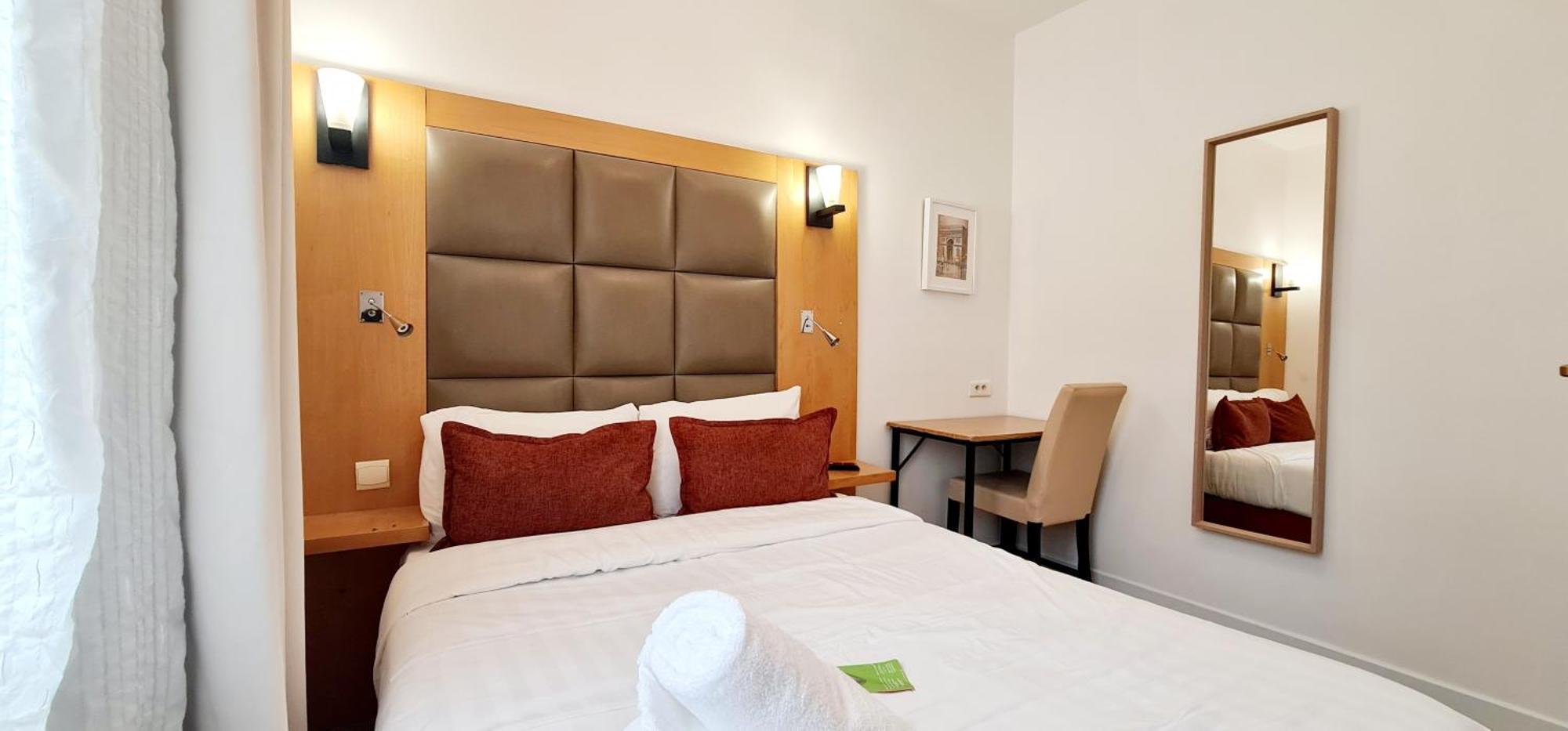 Hotel De France 18 Париж Экстерьер фото