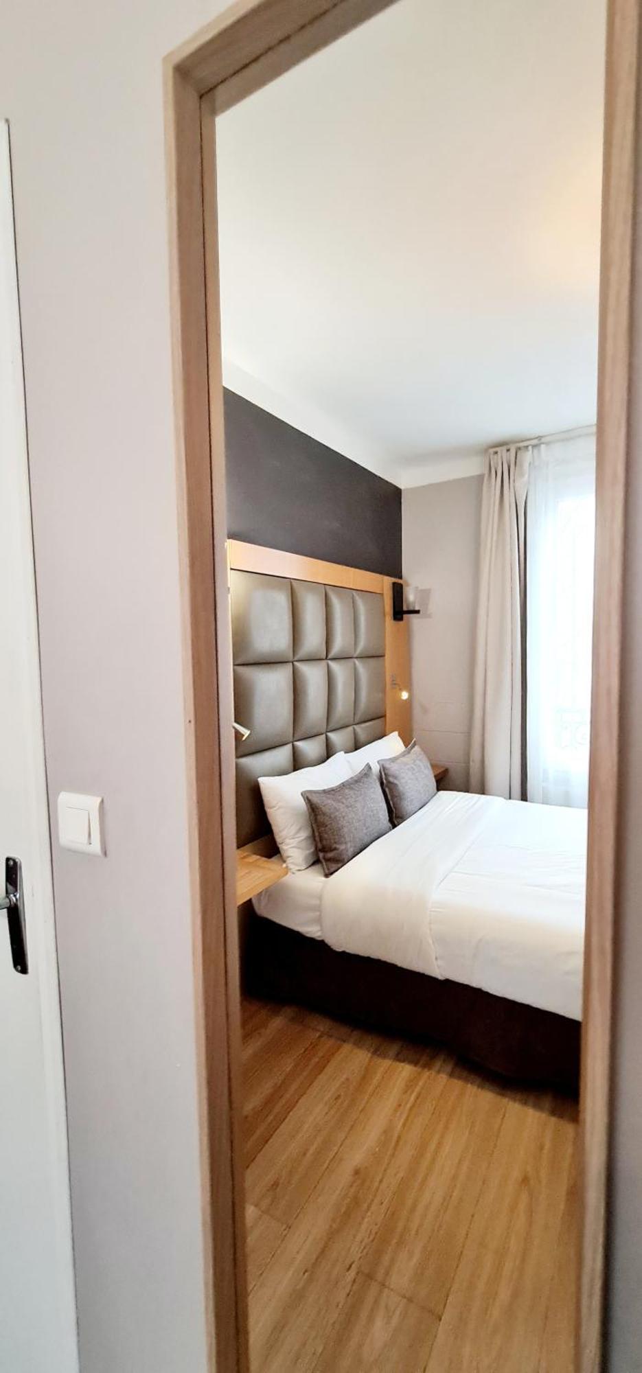 Hotel De France 18 Париж Экстерьер фото