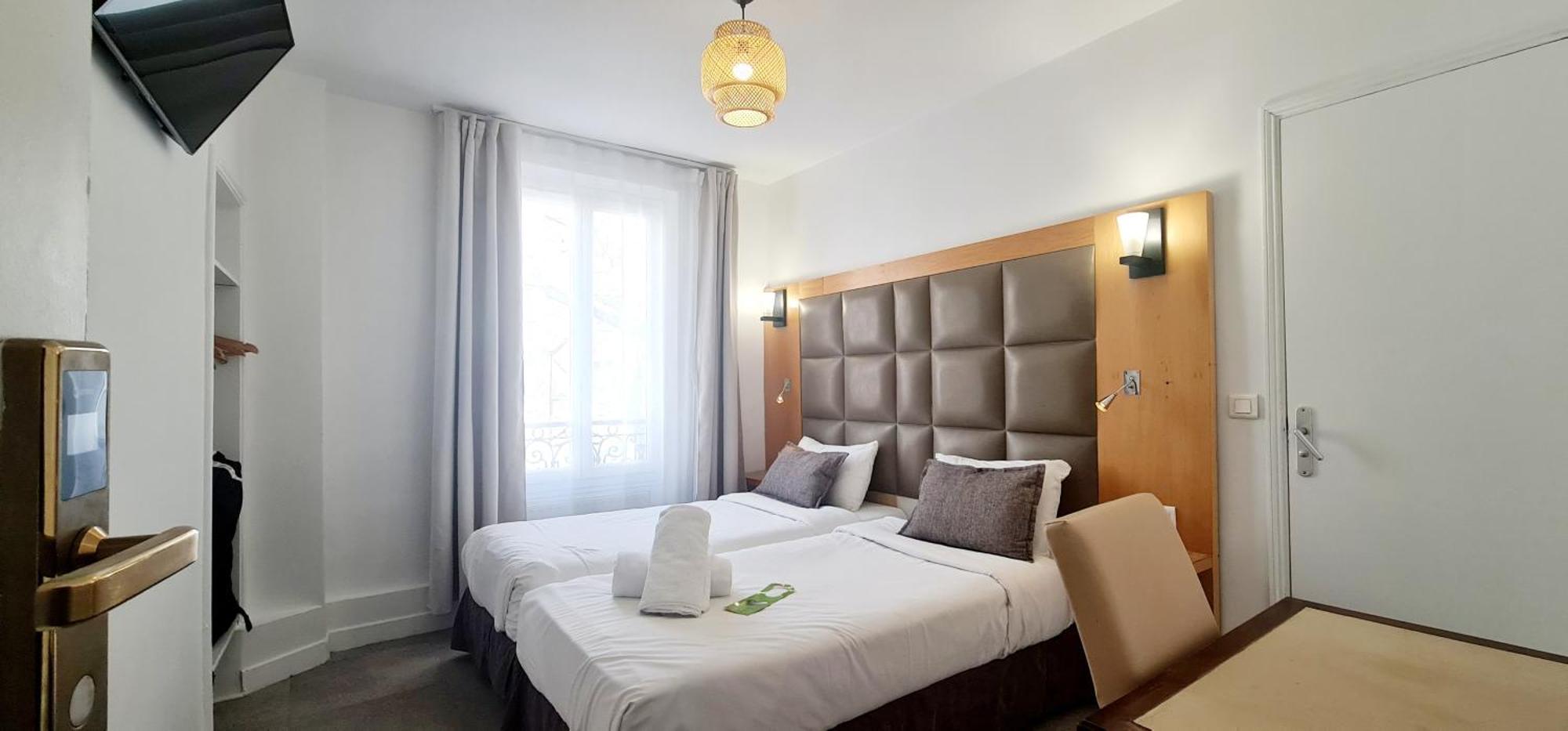Hotel De France 18 Париж Экстерьер фото
