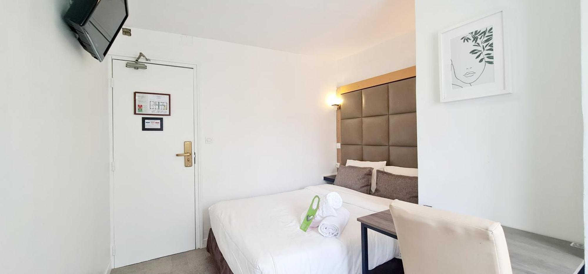 Hotel De France 18 Париж Экстерьер фото